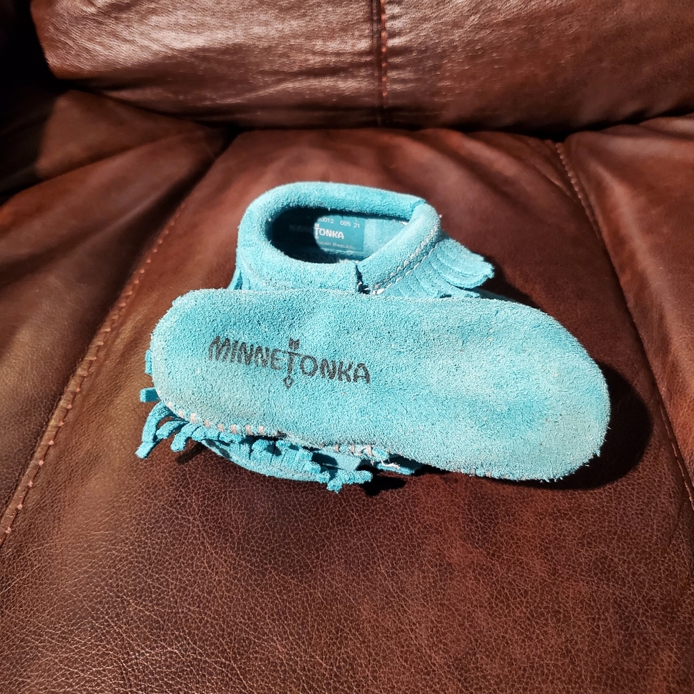Minnetonka Riley Bootie Moccasin - Picture 4 of 5